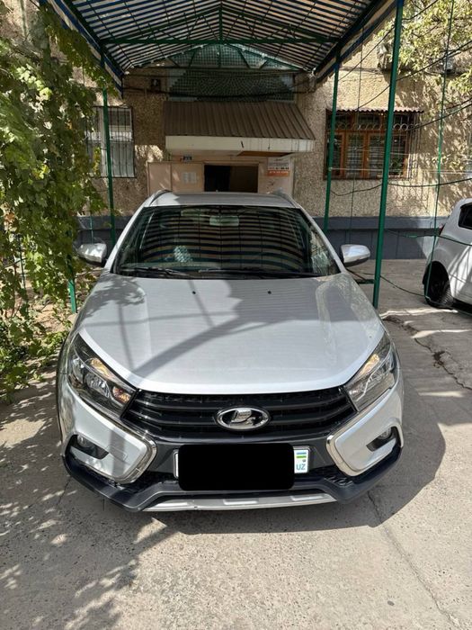 Срочно Lada VESTA Cross