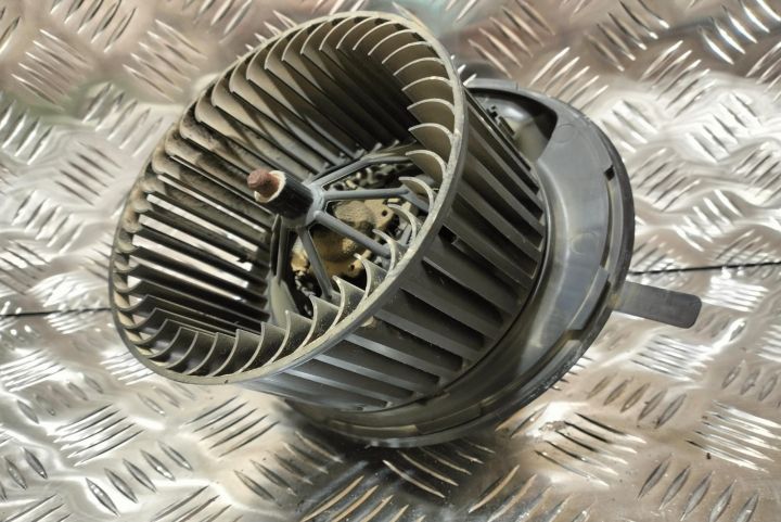 Motoras aeroterma  cu rezistenta trepte 3c1820015g Volkswagen VW Pass