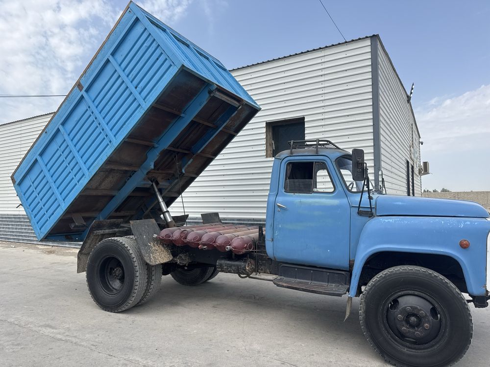 Gaz 53 srochni sotiladi