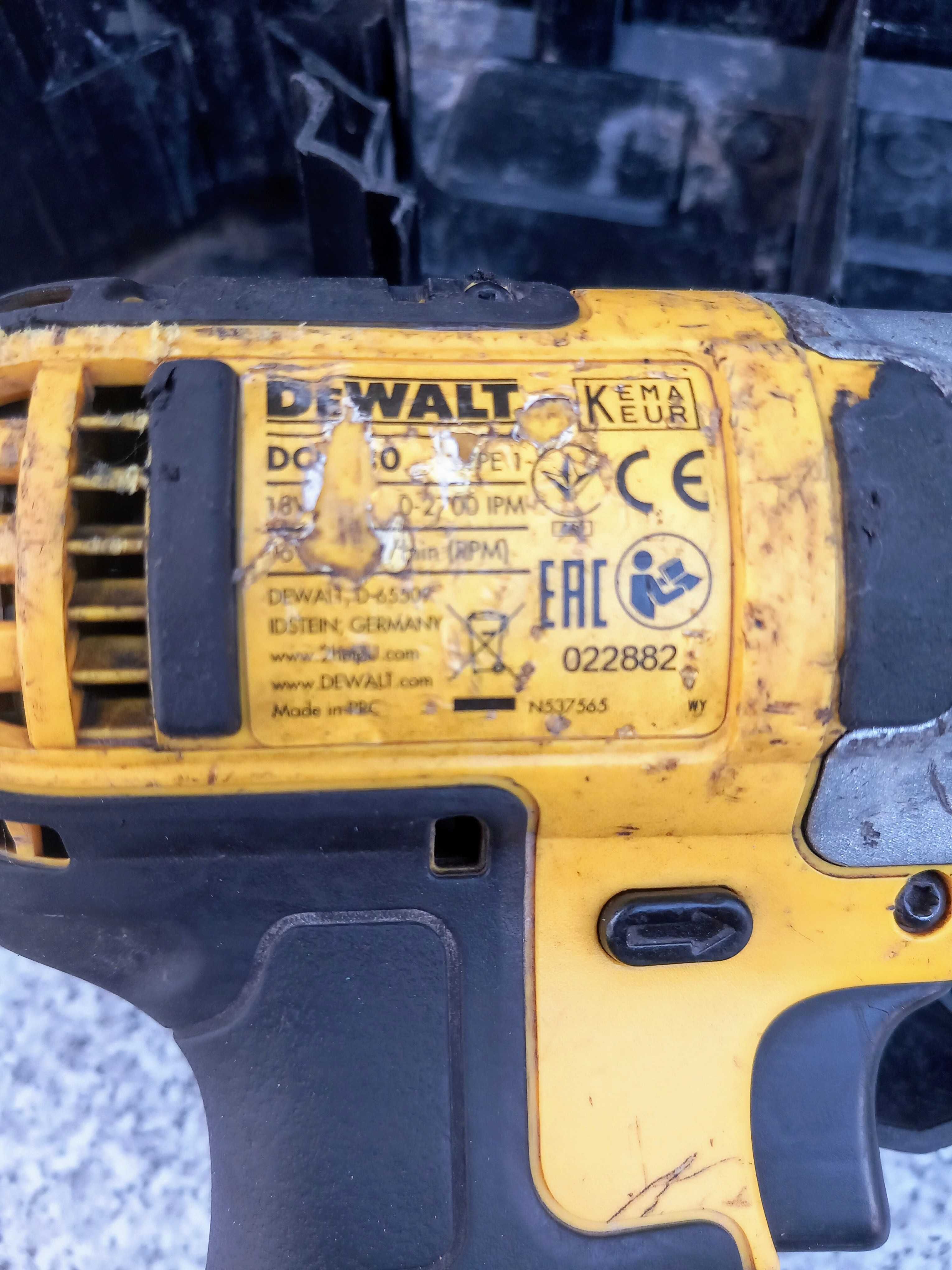 Dewalt DCF880M2 Гайковерт