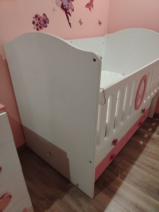 Люлееща се бебешка кошара от МДФ материал