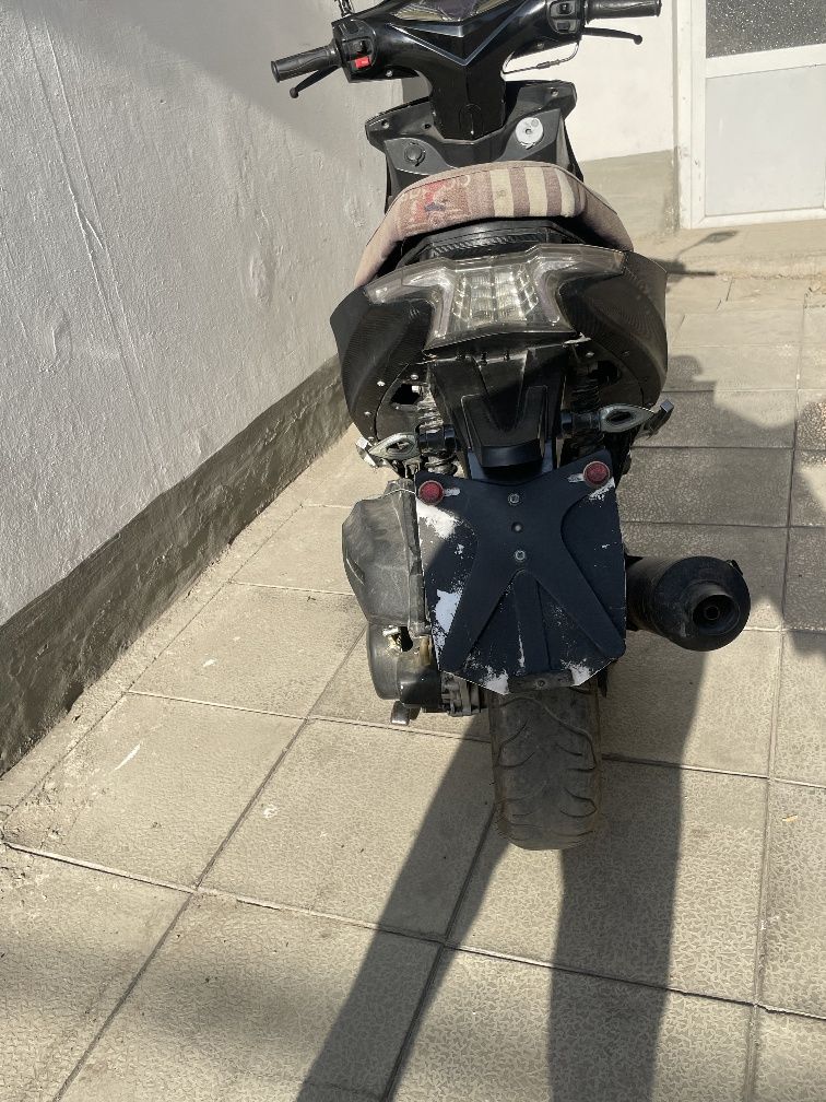 Skuter italiya r2