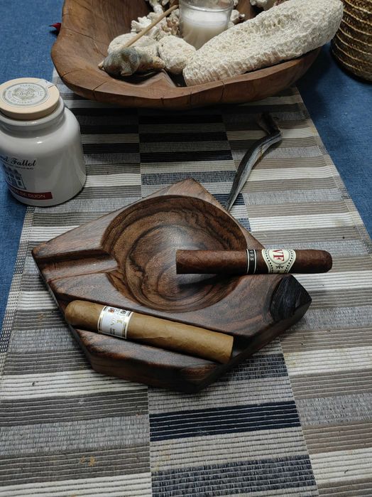 Арт пепелник за пури