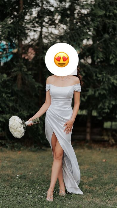 Vând rochie cununie civilă făcută pe comandă.