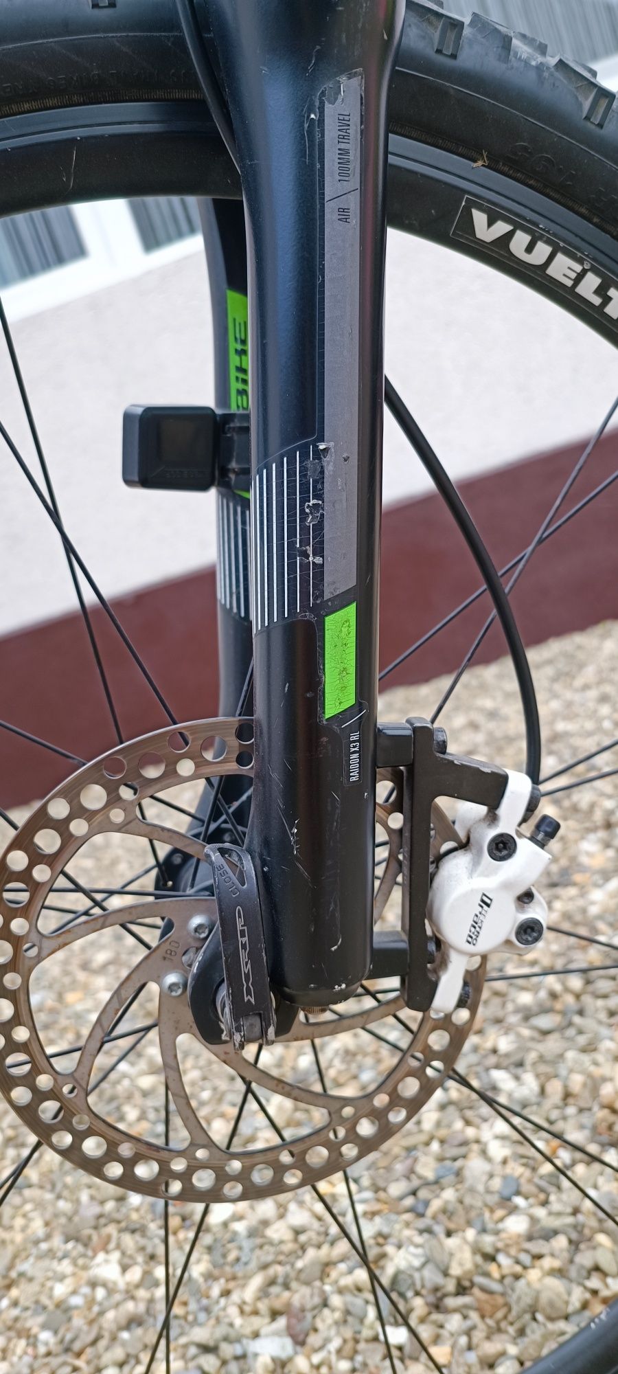 Bicicleta MTB frane hidraulice Tektro suspensie pe aer