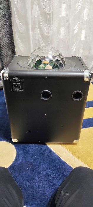 Boxa Bluetooth DEFECTA ION Party Rocker Livefuncționeaza doar luminile