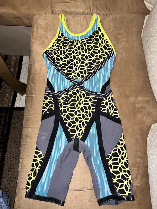 Arena Powerskin Carbon ultra - номер 32