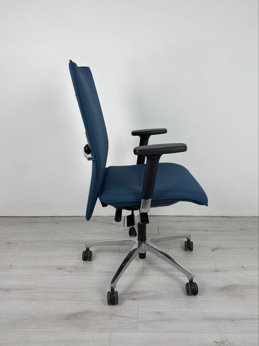 Ръководен офис стол от Dauphin за дома и офиса обзавеждане