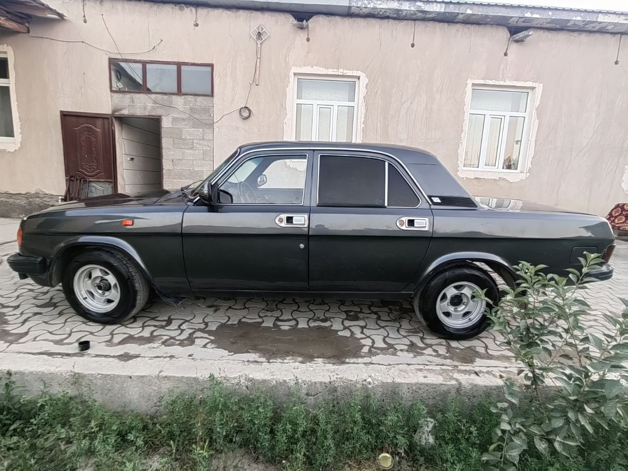 Волга31029 сотилади