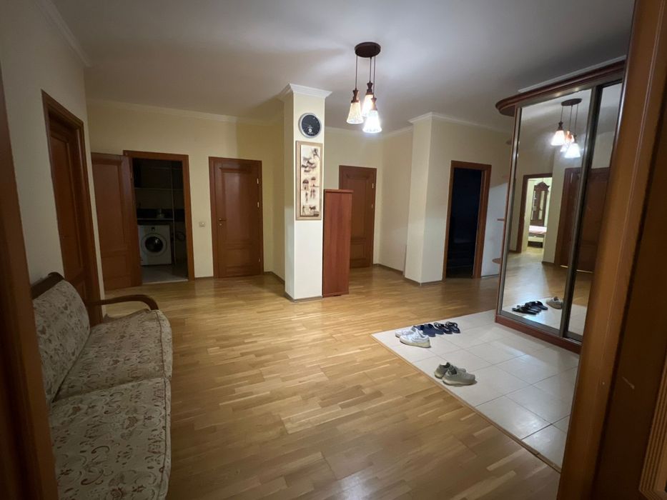 Сдам в аренду 4 комн квартиру