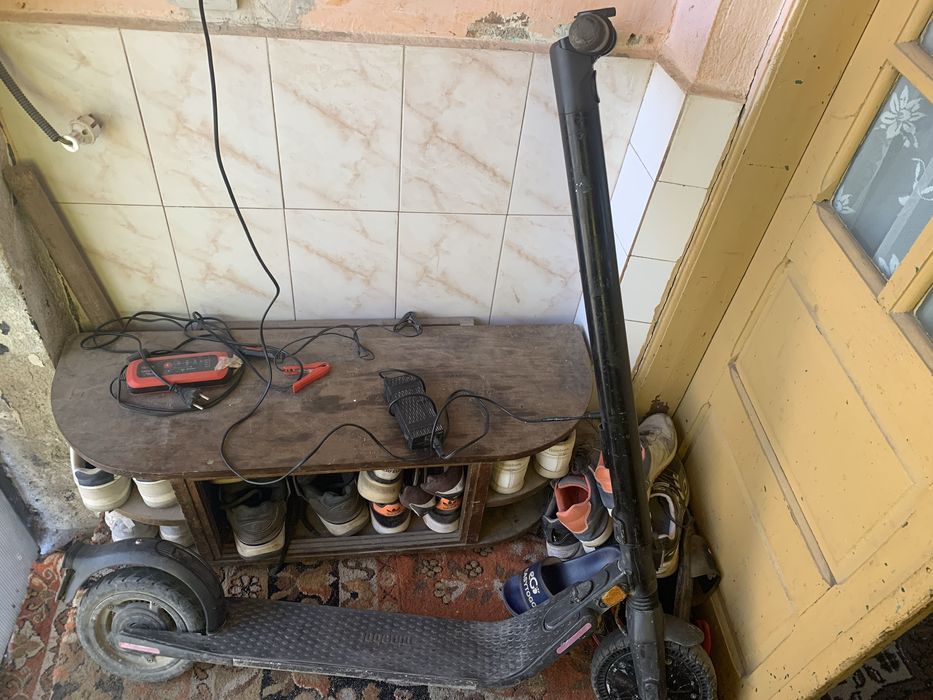 Vand trotineta electrica stare buna