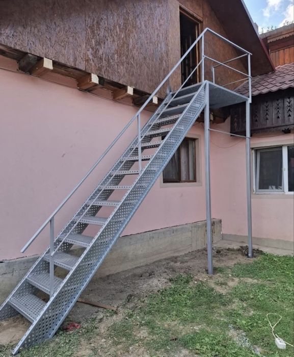 Scari profesionale galvanizate industrial