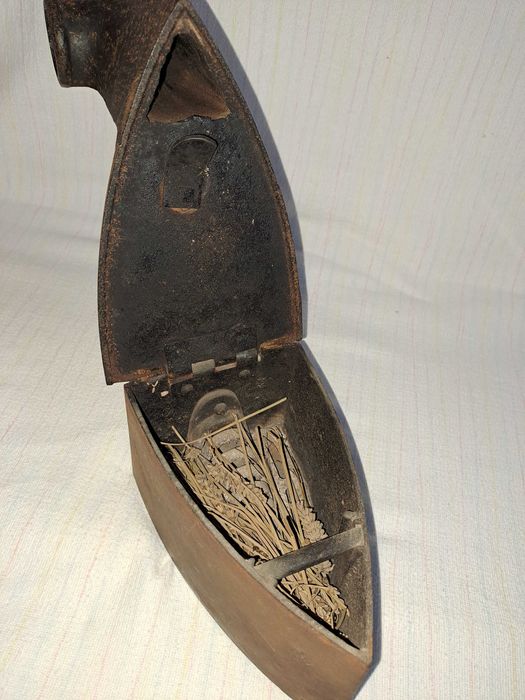 fier de calcat cu horn Mondragon secol 19 Franta