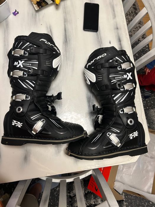 Кросови ботуши Forma