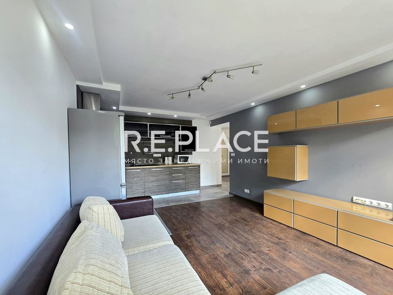 Продава се Къща в Варна, Галата - 148 кв.м за 1555 €/кв.м - Снимка #2