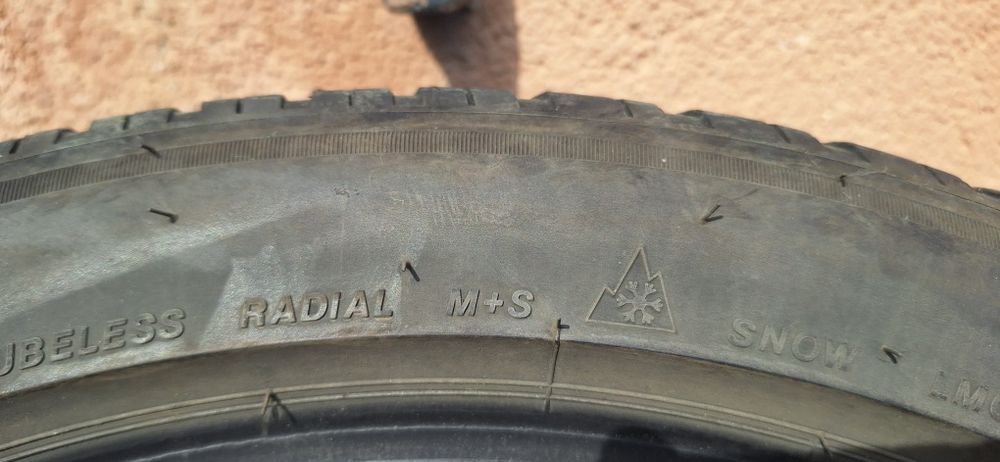 Bridgestone Blizzar 215 50 R19 iarna Dot 2021 4 buc