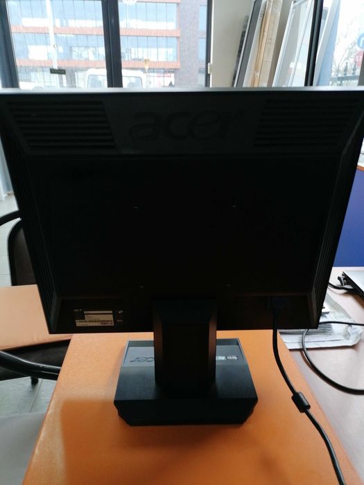 Продавам Монитор ASSER + подарок клавиатура.