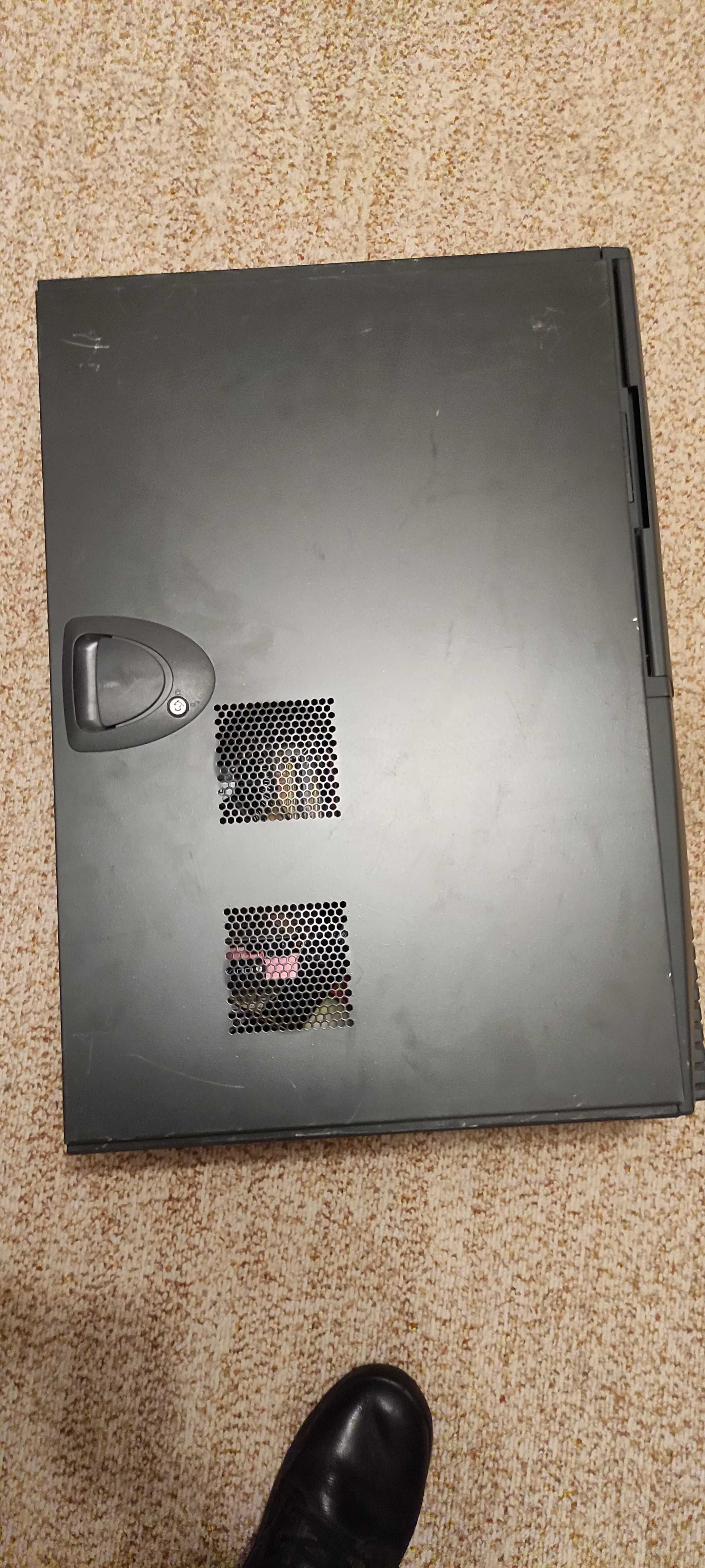 Сървър и компютър HP