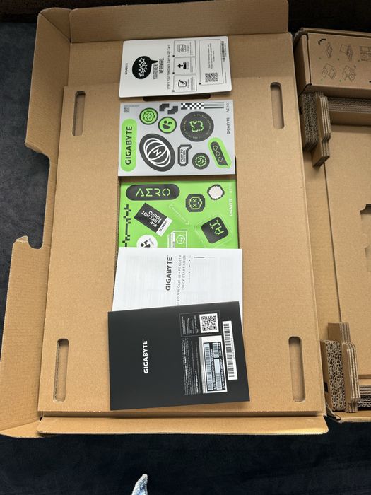 Чисто нов GIGABYTE AERO X16 Copilot+PC-RTX 4060, Studio,Ryzen 7,165Hz