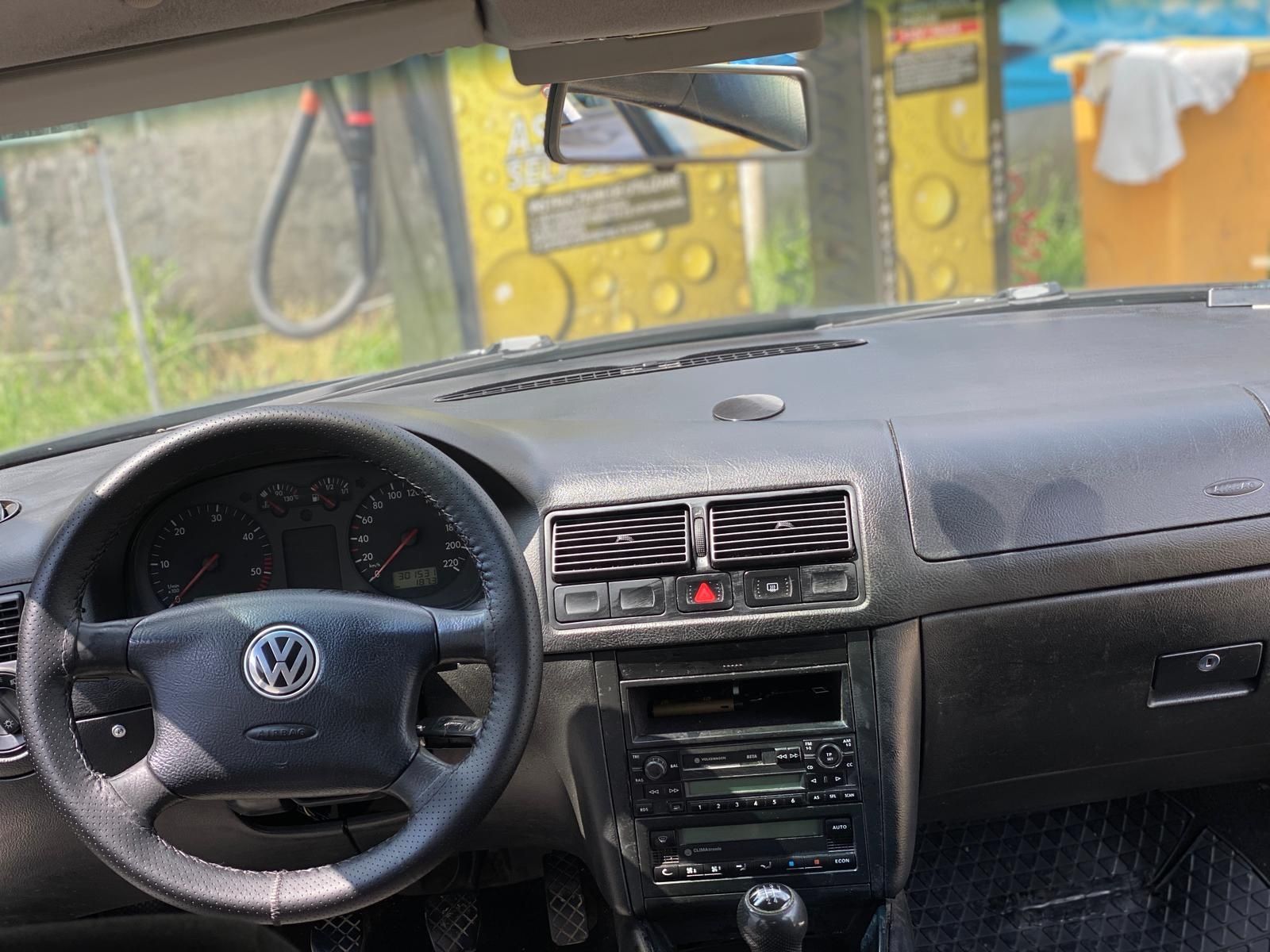 Vând Golf 4 2003