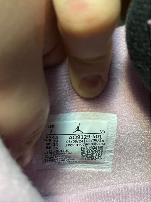 Vand jordan 4 orchid marimea 38