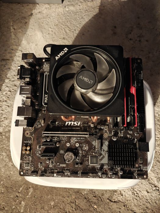 Msi b450m+ ryzen 3900x + 16gb ram 3600