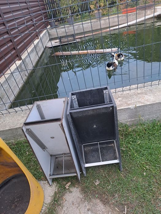 Hrănitoare semiautomate , boxa fatare , grătare 60x40