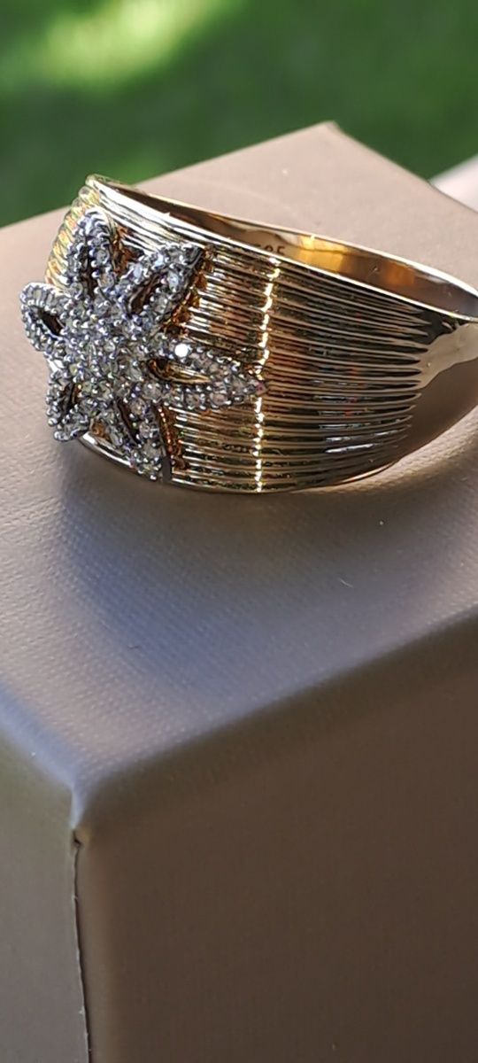 Inel aur 14 k cu diamante naturale