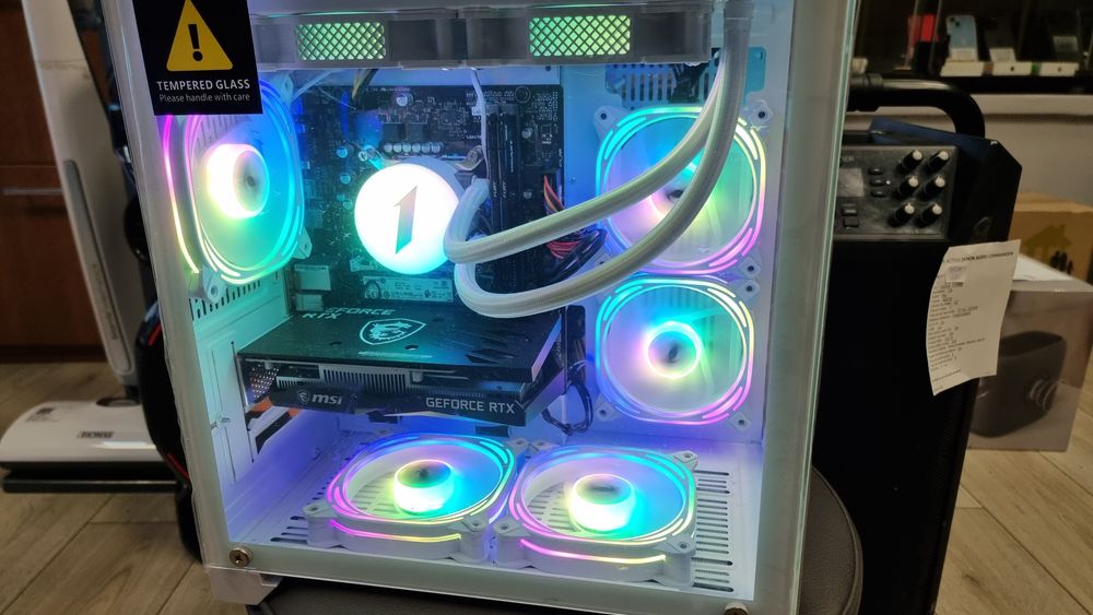 Amanet F28: Unitate PC Gaming RTX i5 1TB SSD