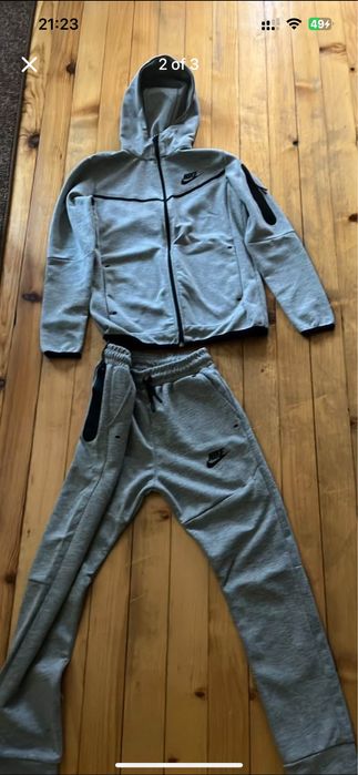 Екип nike tech fleece , запазен