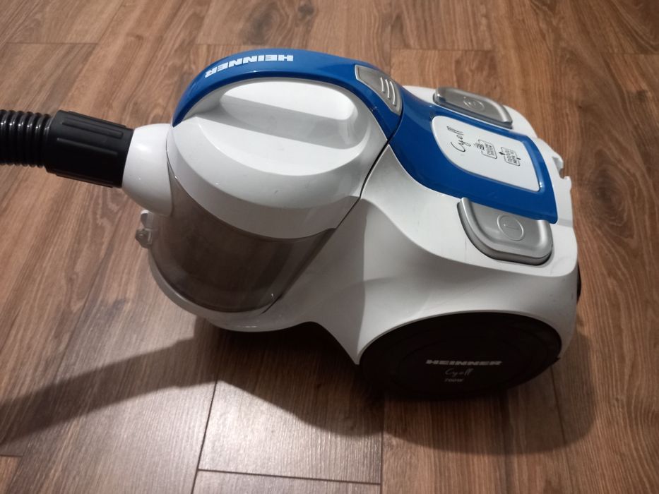 Vând aspirator Heinner