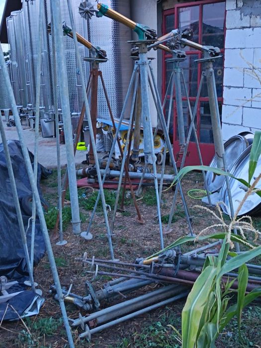 Pompa de irigat și aspeesoare.