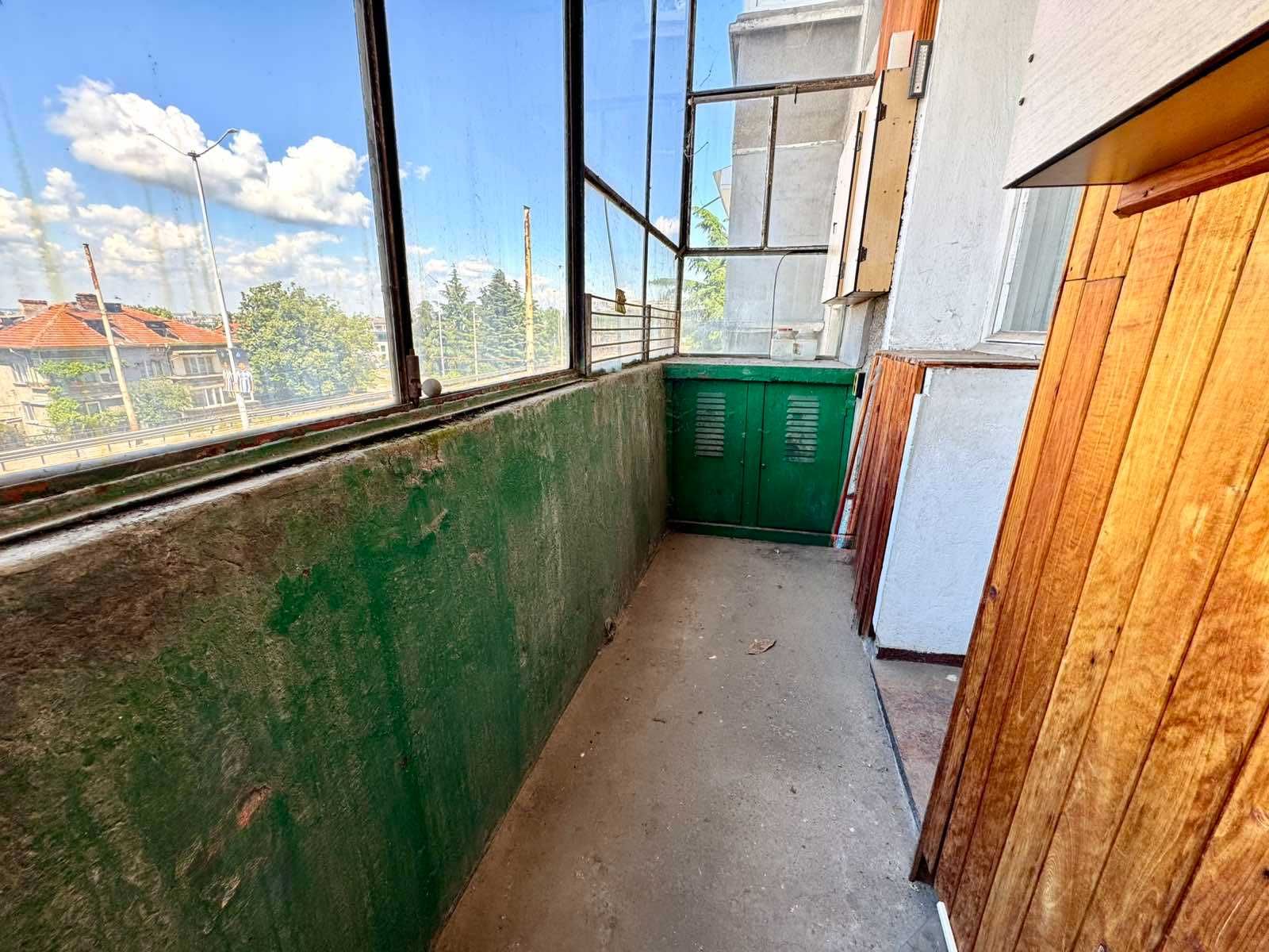 Продава 3-стаен апартамент Дружба 1