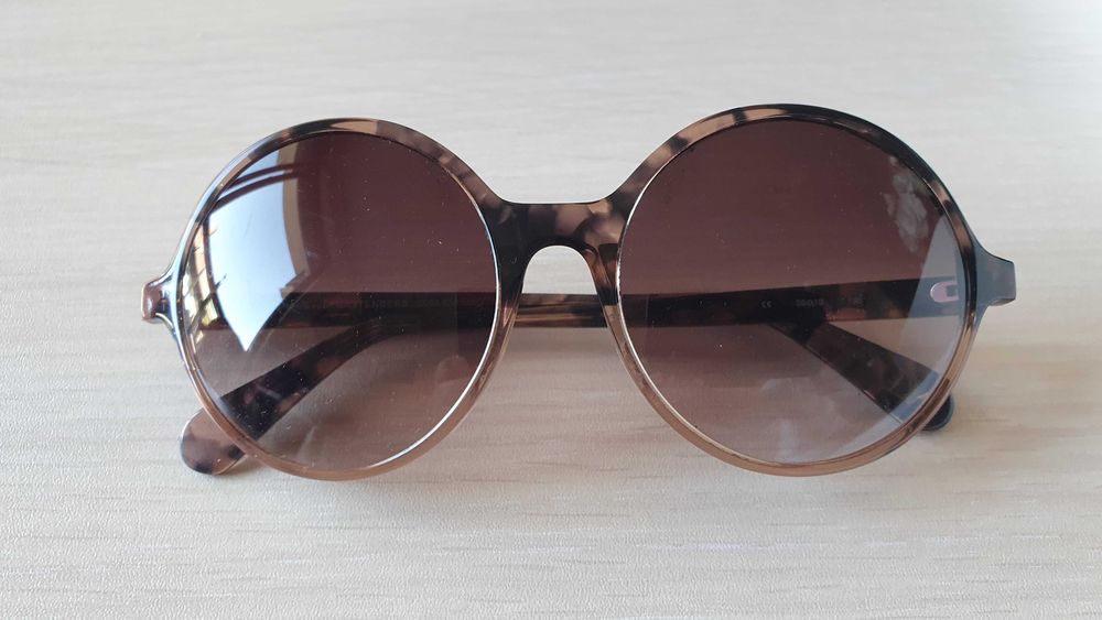 Слънчеви очила Diane Von Furstenberg, с преливащи стъкла .