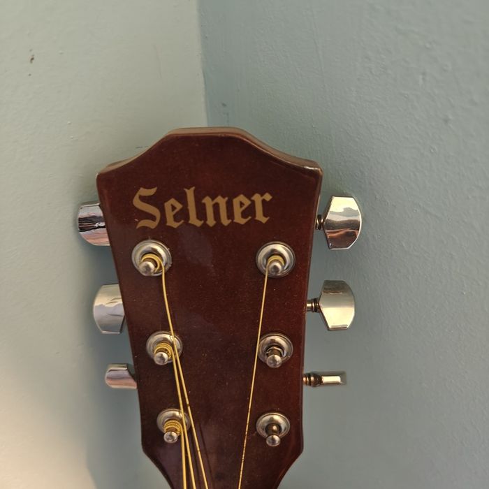 Продавам китара Selner 4/4