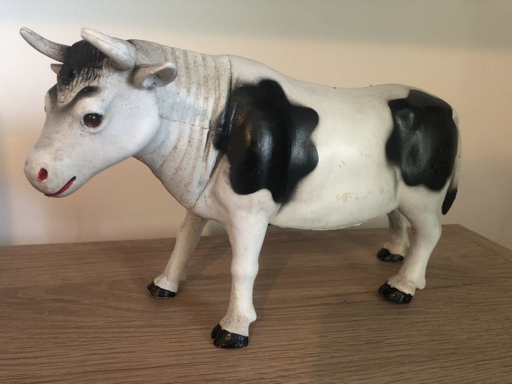 Vaca,figurina din compozit