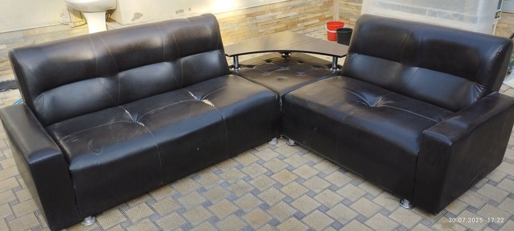 Mebel Qora kojazamenitel material
