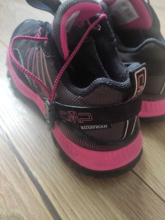 Papuci sport/adidasi CMP pentru fete, marimea 33