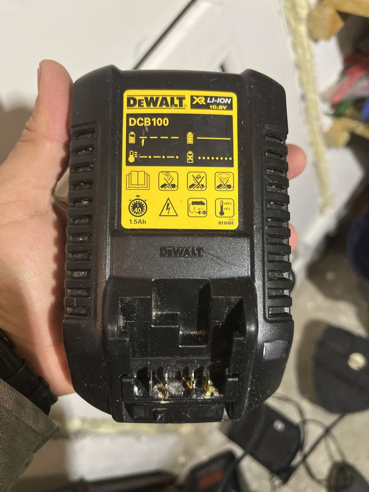 incarcator dewalt 10,8 volti