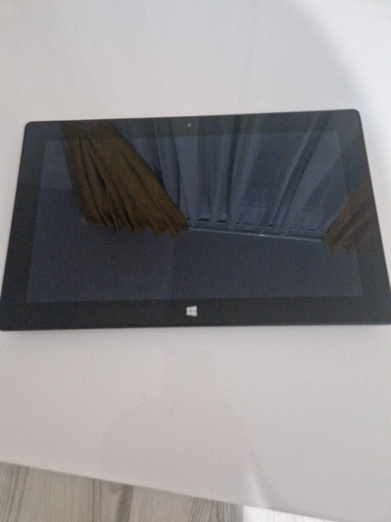 Vand tableta Microsoft Surface i5