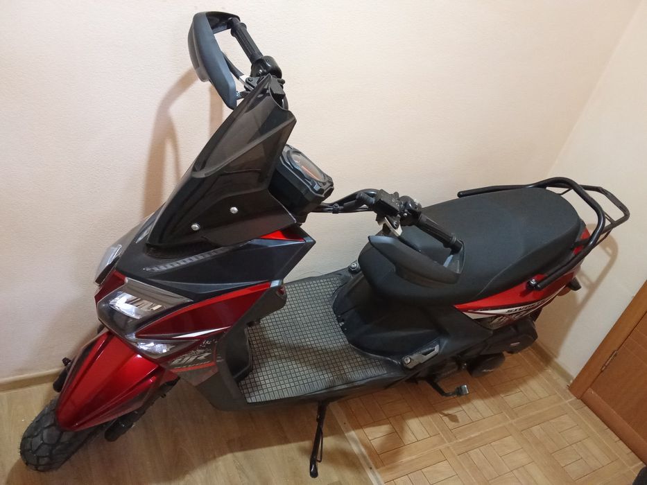 Продам скутер в идале