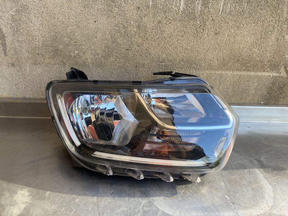 Far dreapta Dacia Duster HJD led si bec