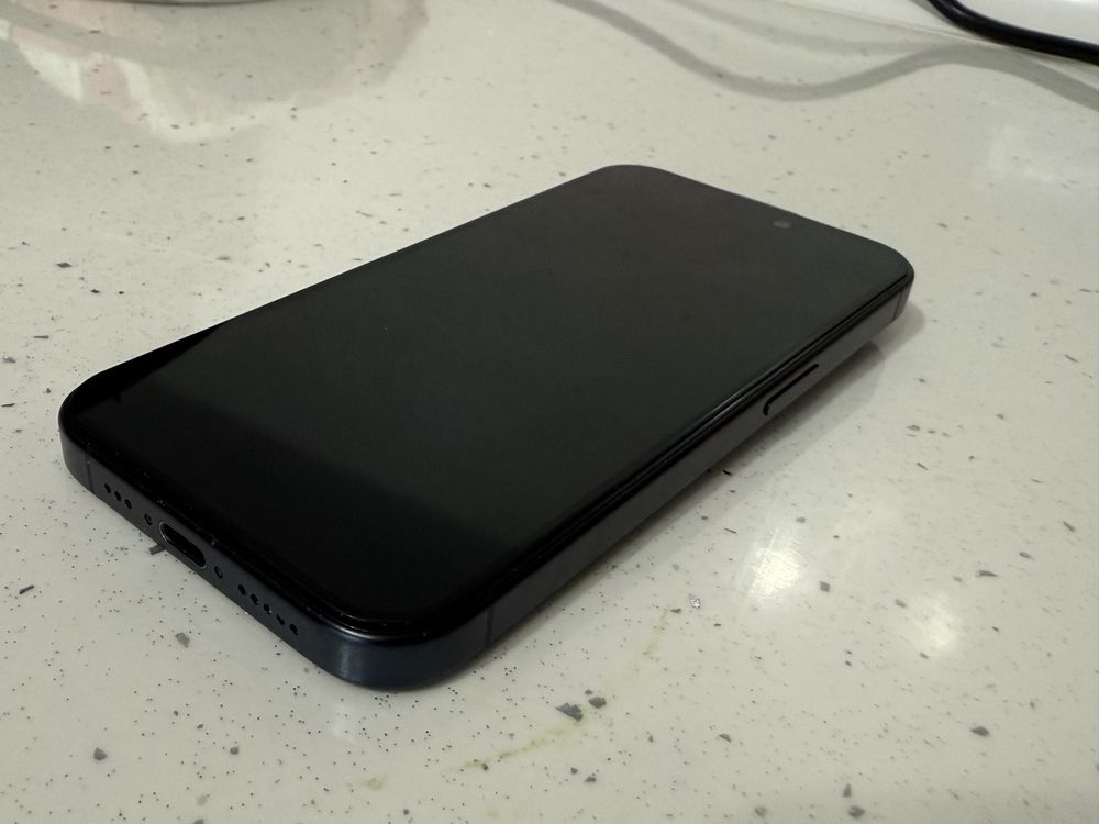 Iphone 15 Pro ГАРАНЦИОНЕН!