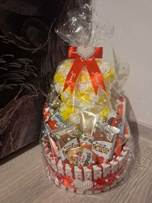 Buchete din trandafiri de sapun,aranjamente din dulciuri,etc