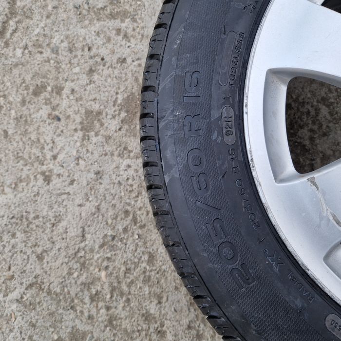 Roata rezerva Mercedes r16 și cric