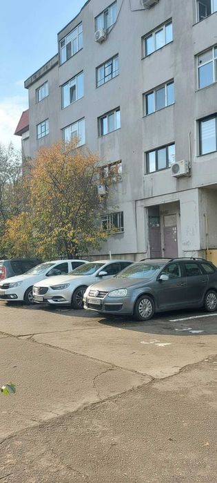 Apartament 3 camere cu vedere la Parcul Tineretului