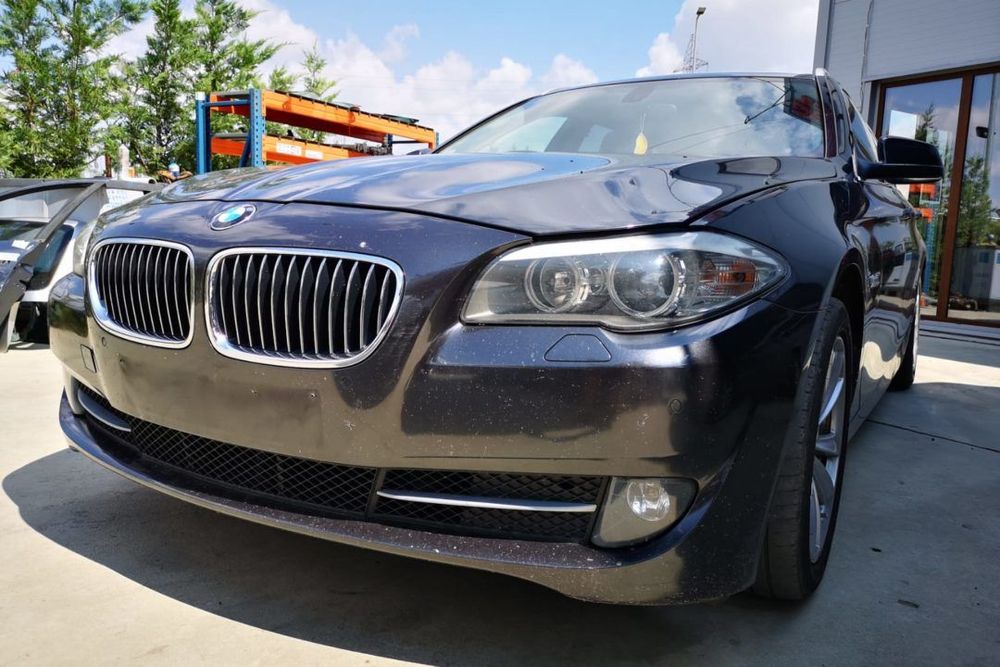 Far stanga/dreapta BMW F10/F11 fara xenon