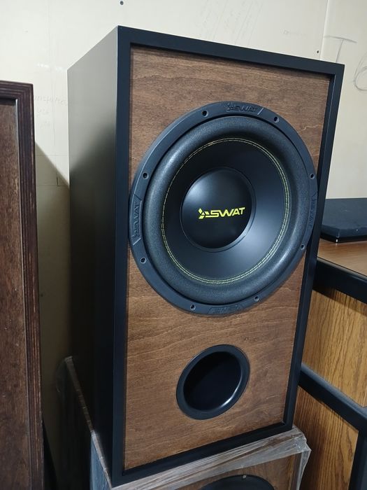 Продам сабвуфер 12 дюймов Swat mas 12v2