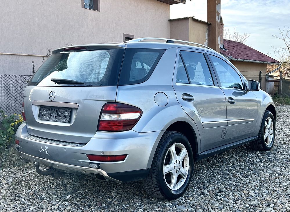 Mercedes ML  Autoutilitara