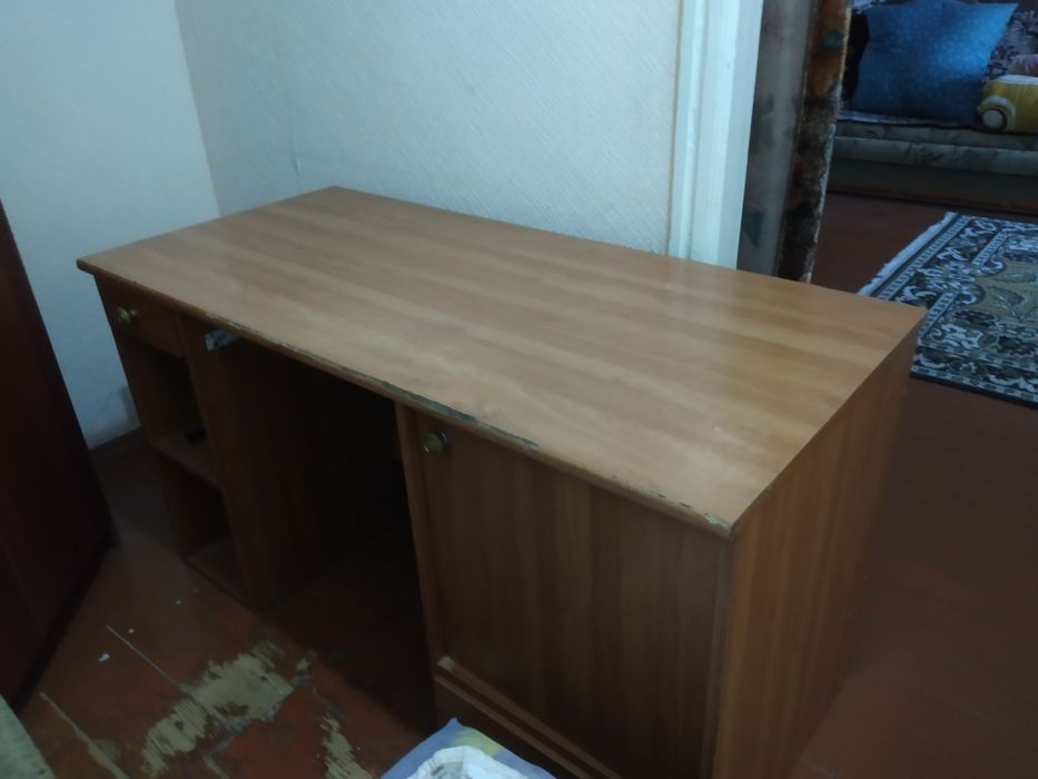 Стол компьютерный отдам бесплатно